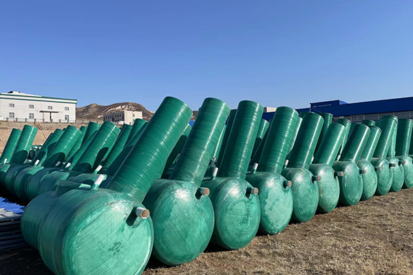 玻璃鋼化糞池的廠家在選擇時要考慮哪些內(nèi)容 玻璃鋼化糞池的廠家在選擇時要考慮哪些內(nèi)容